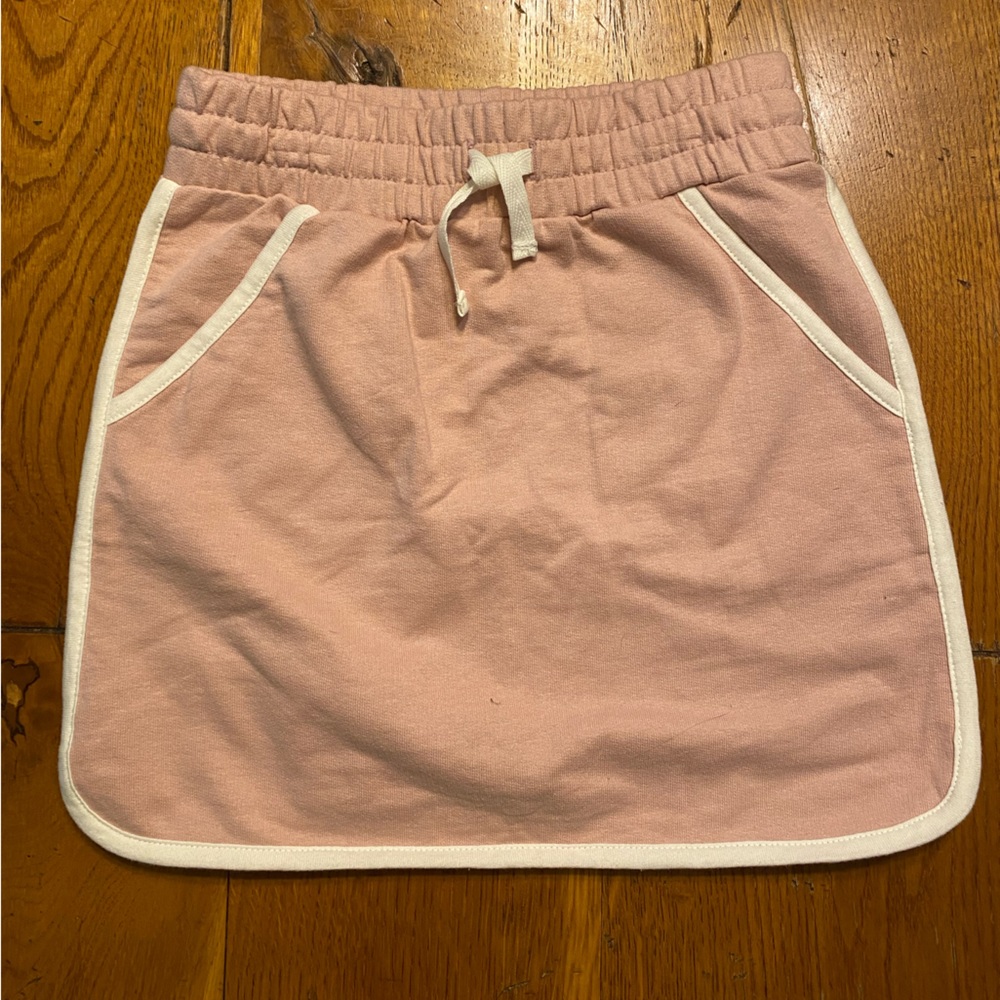 Girls size 7 blush cotton skirt.